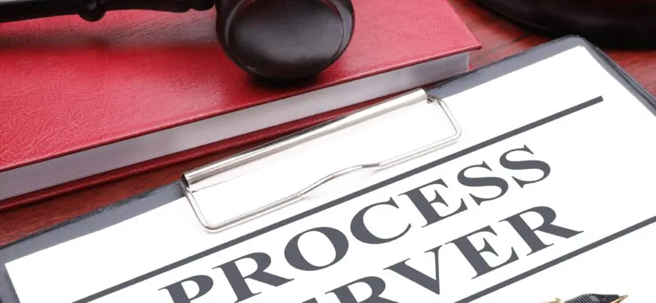 What Does a Process Server Do?